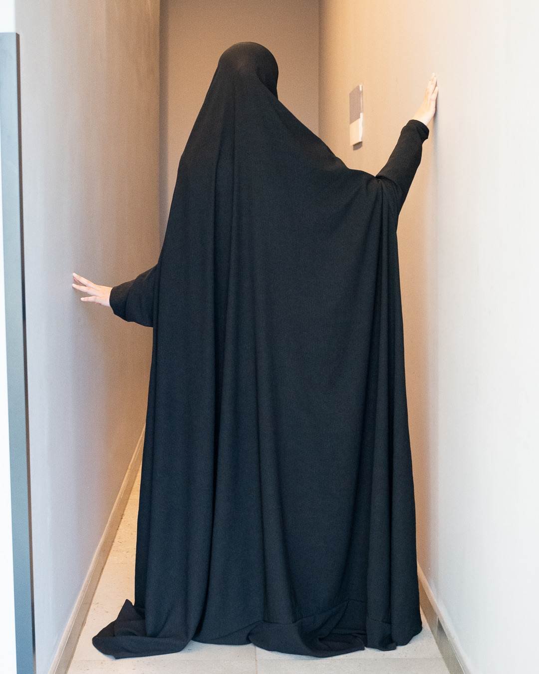 Ankle length burqa with sleeves - La Udher