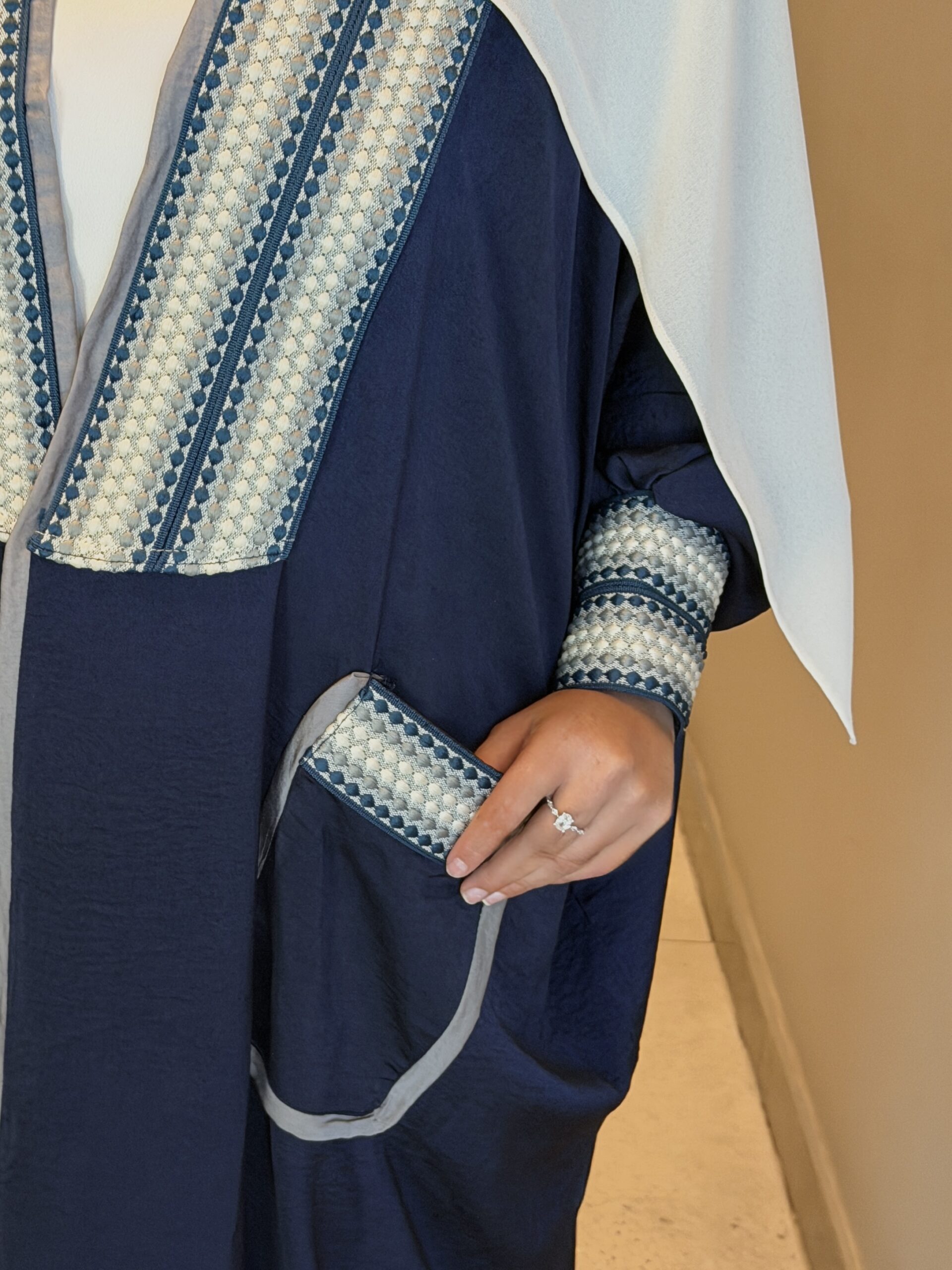 The Nayla Throw - Image 3